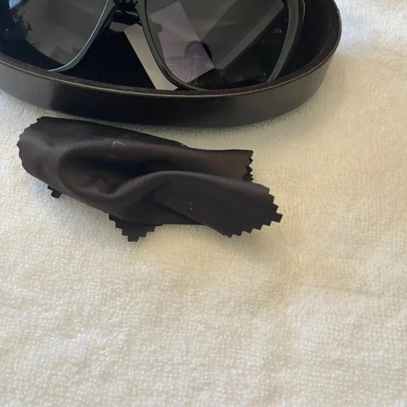 Michael Kors Sunglasses - Picture 9 of 10